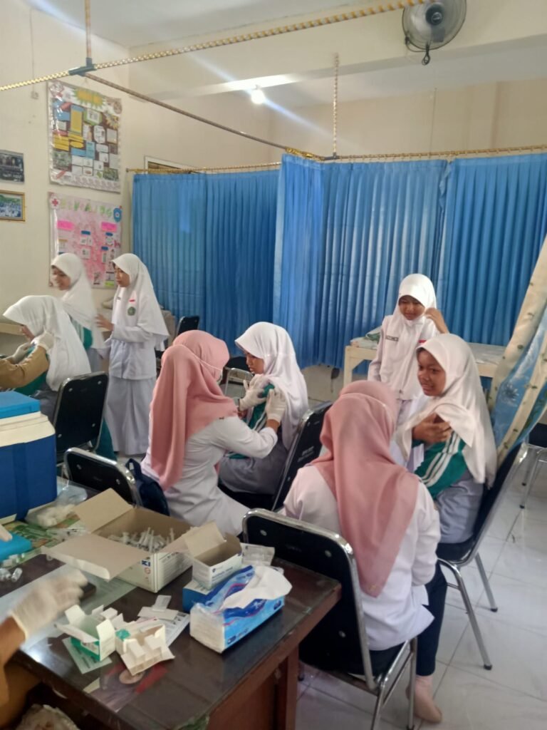 Penyuluhan dan Vaksinasi